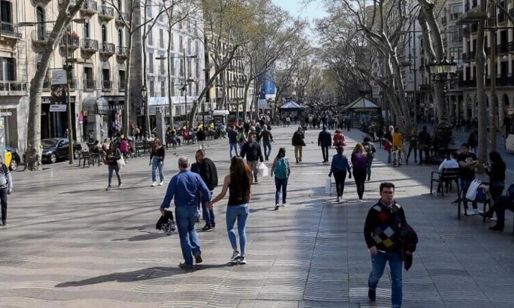 Ισπανία: Σχεδιάζει να αυξήσει κατά 4% τον κατώτατο μισθό